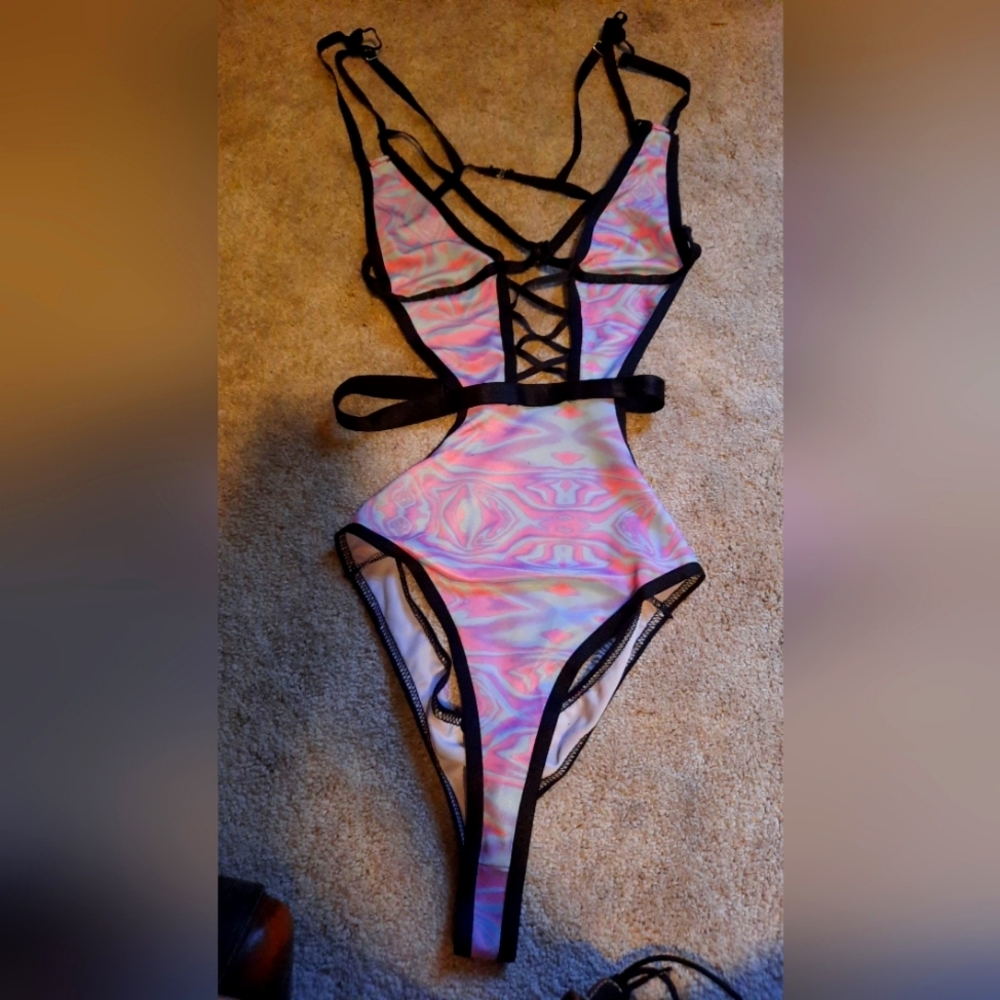 Cut out dancer teddy